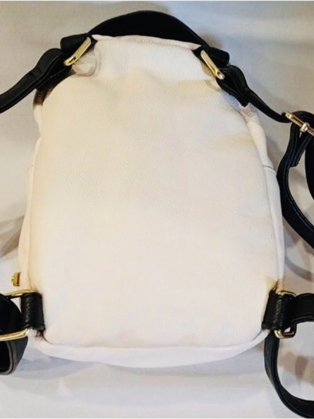 Betsey Johnson White and Black Quilted Mini Backpack NWOT - Picture 8 of 10